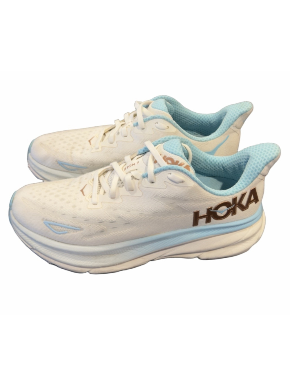 HOKA Clifton 9 in the Frost/Rose Gold size 8.5